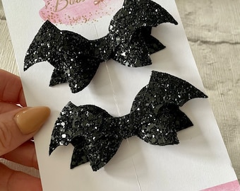 Halloween bat clips, bat hair bow,halloween hair bow,halloween costume, halloween hair bow, bats halloween bow,halloween party favours