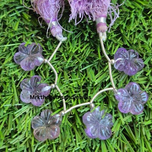 6 perle di ametista naturale intagliate a forma di fiore / Perle di pietra preziosa viola da 14 mm / Intaglio di ametista fatto a mano per la creazione di gioielli immagine 2