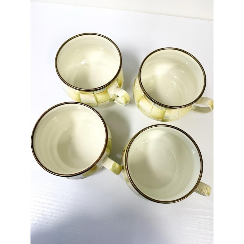 Juego de 4 tazas de té esmaltadas con diseño de cuadros pergamino de Mackenzie Childs imagen 9