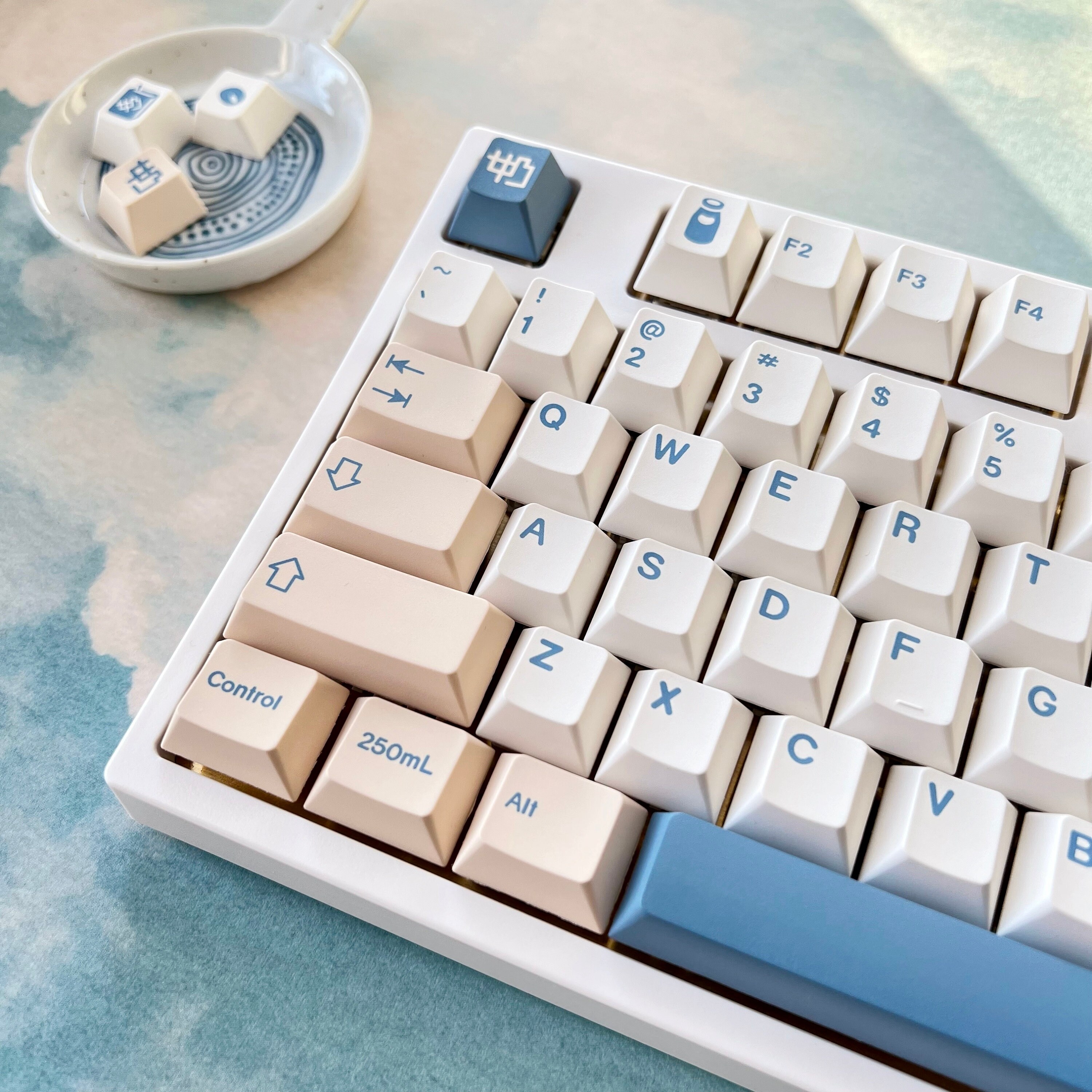 Soy Milk Keycap Set, Cherry and MOA Profile, Cute Art, PBT Soy Milk Keycap Set, Cherry and MOA Profile, Cute Art, PBT