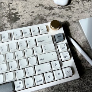 Clean Look Keycap Set, XDA Profile, Mac Friendly, PBT, Cherry MX Stem, Retro Style