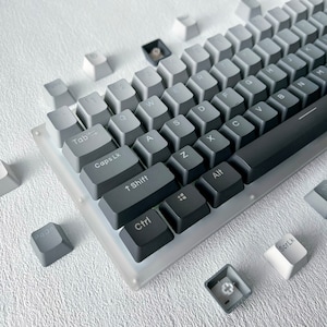 Gradient Shadow Keycap Set, OEM Profile, Shine-through, PBT, Cherry MX Stem, Double Shot Legends