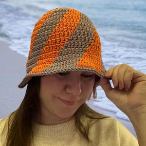 Easy Crochet Bucket Hat Pattern – Raffia Sun Hat, Wide Brim Summer Hat, Stylish Beach Hat, DIY Crochet Hat for Women, PDF Pattern & Tutorial