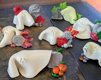 Handmade Polymer Clay Ghost Figurine: Spooky Halloween Decor