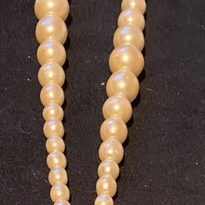 Vintage 1970’s/80’s Faux Pearl Necklace with pendant