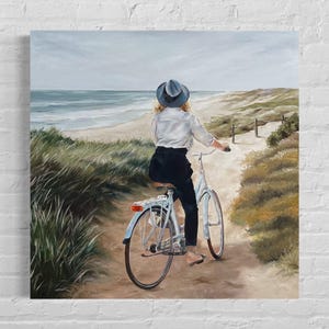 Pintura al óleo original de una niña montando en bicicleta, en un camino cerca de la playa.