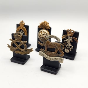 WW1/WW2 British Cap Badge Display Stand (5 Pack)