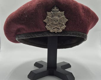 Beret Stand x1