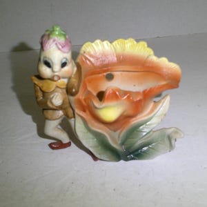 Royal Sealy Japan keramik älvblomma eller knoppvas från 1950-talet