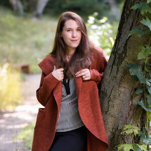 Walk coat for women made of 100% virgin wool rust for the transition image 4