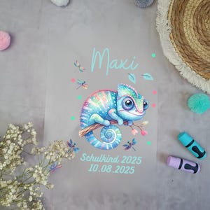 Bügelbild Chamäleon Schultüte personalisiert mit Name & Datum | Türkis Blau A4 Aufbügler Einschulung