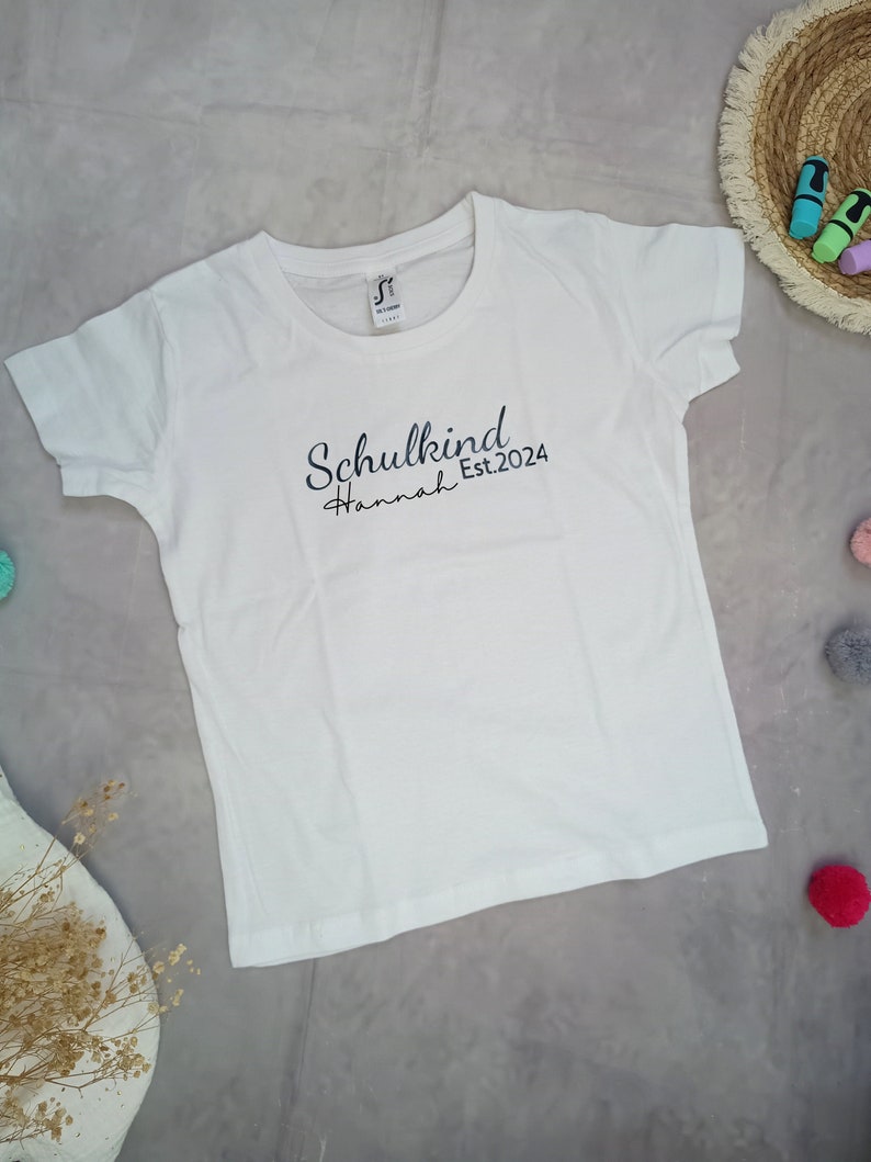 Schulkind T-Shirt Schulkind 2024 Personalisierbar Mit Name