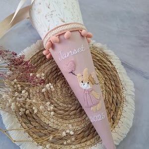 Kita Tüte Hase Altrosa Stoff Geschwistertüte Boho mit Blumen 35cm -kleine Schultüte mit Stickerrei und Namen für Mädchen mit Papprohling