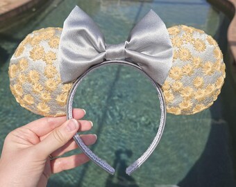 Daisy Fields Mouse Ears