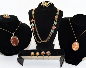 Collection of vintage jewelry