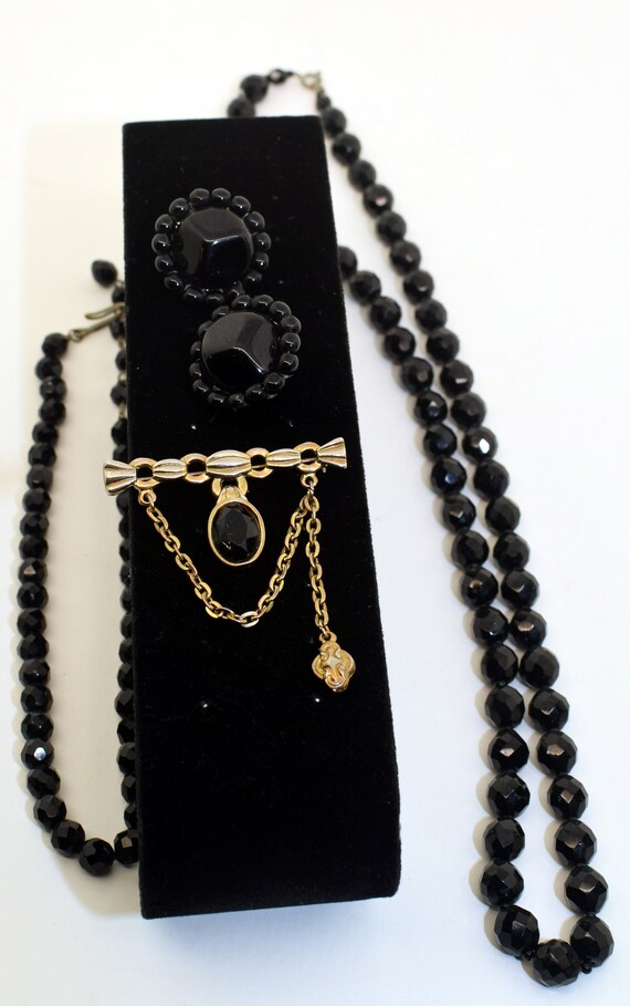 vintage black bead crystal Gem