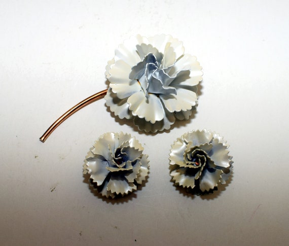 Vintage white flower set - image 3