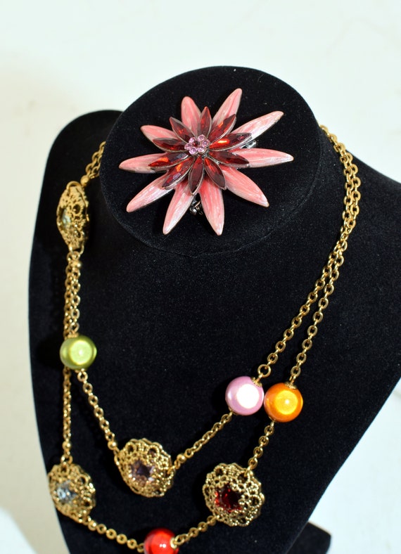 Gorgeous vintage pink jewelry set