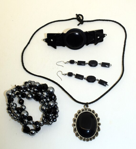 Vintage black and silver set - image 2