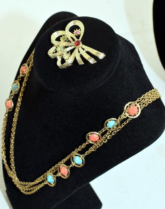 Collection of vintage jewelry - image 3