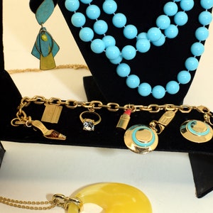 Vintage assorted jewelry set image 6