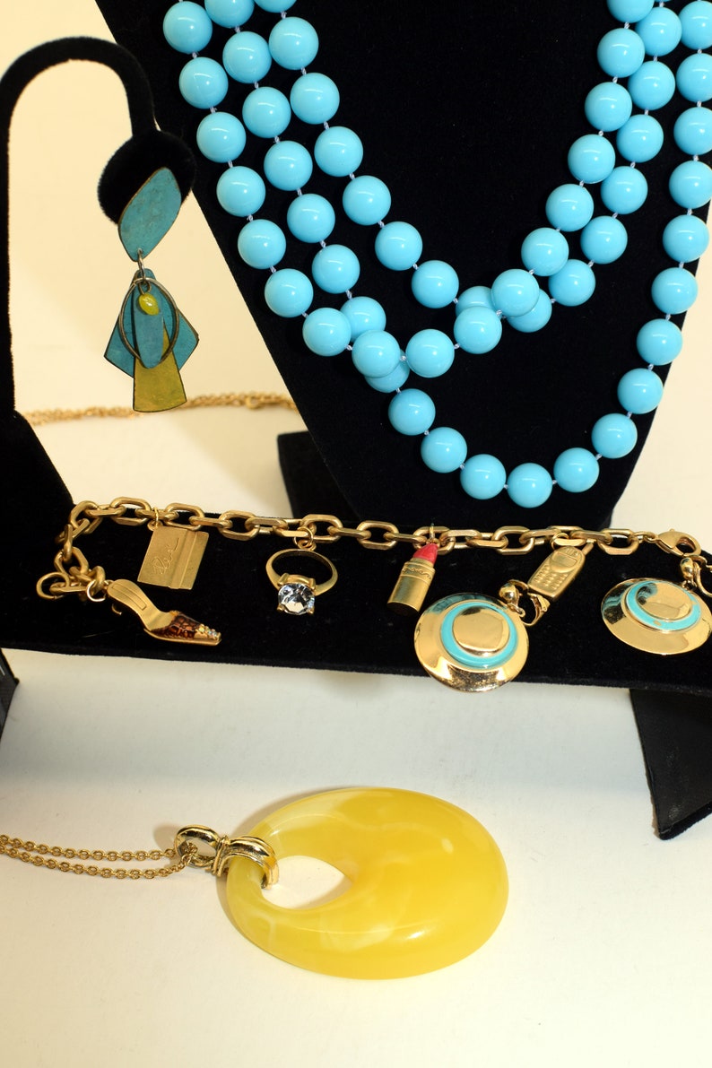 Vintage assorted jewelry set image 6