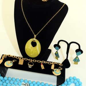 Vintage assorted jewelry set image 5