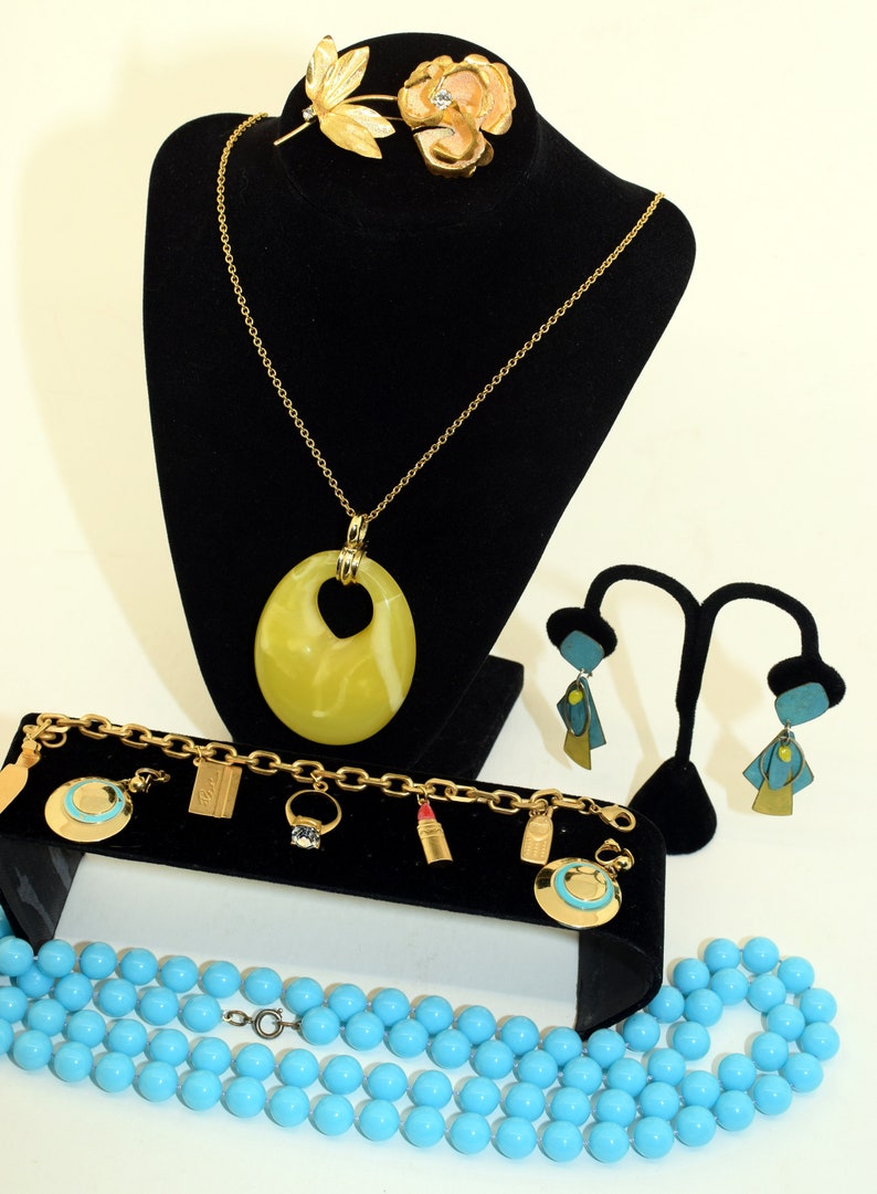 Vintage assorted jewelry set image 5