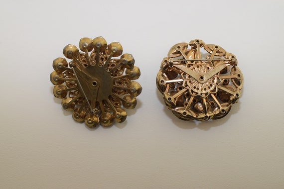 Two vintage unsigned beautiful brooches - image 8