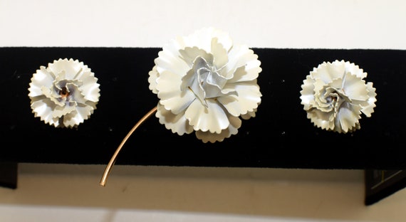 Vintage white flower set - image 1