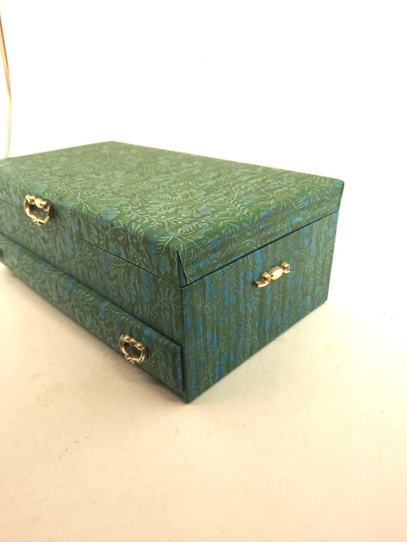 Vintage Lady Buxton jewelry box filled with assor… - image 10