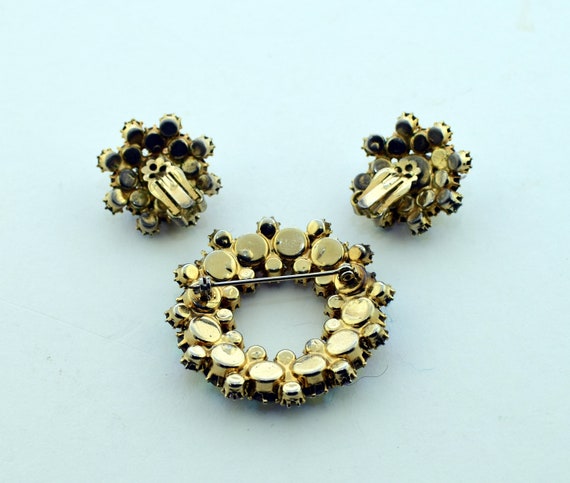 Vintage brooch/pin and clip earrings set - image 3
