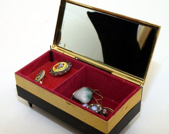 Sonsco Japan Signed Wind up Footed Music Box Filled With