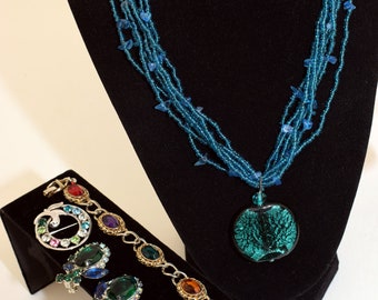 Gorgeous vintage blue jewelry set
