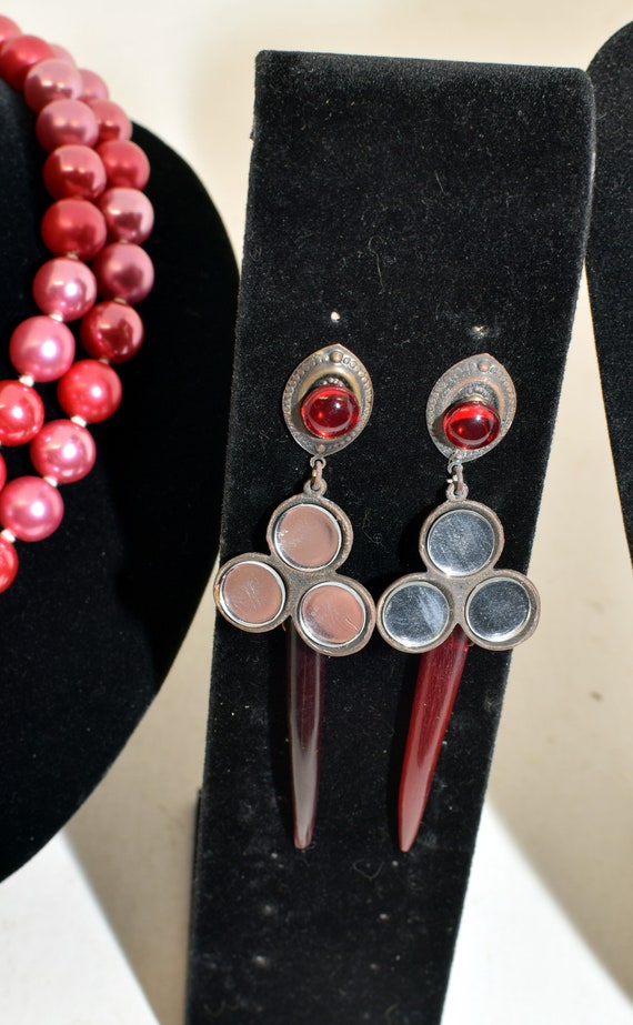 Vintage red and black jewelry set - image 3