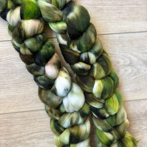 Hand dyed Wool roving, spinning fiber, Weaving fiber, wet felting, hand dyed wool, superwashed roving, green roving, fine merino wool