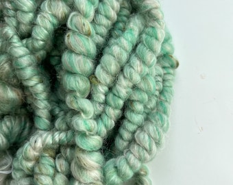 Hilo artístico hilado a mano, hilo artístico verde, hilo con burbujas, hilo artístico verde, hilo hilado en espiral, hilo grueso, hilo para tejer, hilo artístico verde menta, hilo verde