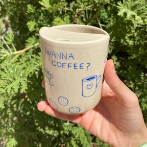 予約注文 セラミックトラベルマグ、手作り陶器コーヒーティーカップ、セラミック持ち運びカップ、コーヒー紅茶愛好家へのユニークなギフト、かわいいギフト、シップマグ
