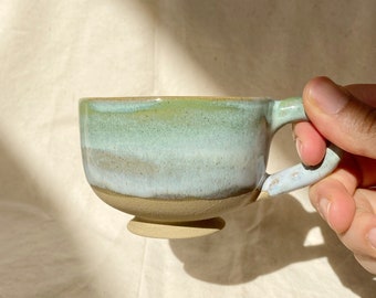 Petite tasse verte poterie en céramique avec anse 4 oz, expresso fait main et tasse à thé, cadeau unique pour les amateurs de café et de thé, cadeau parfait pour fille