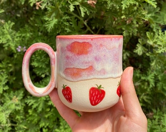 RESERVA YA Taza de cerámica hecha a mano con forma de fresa, taza de café de cerámica, vaso para llevar