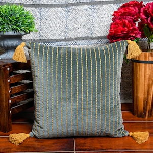 Tassels Linen Cushion Cover 50*50cm Beige Pillow Cover Handmade Boho rustic decor cream Moroccan Cushions Hand Tufted Cushion Lumbar Pillow