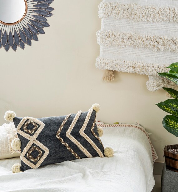Hand Tufted Moroccan Lumbar Pillow: Boho Tassel Cushion (50x30cm