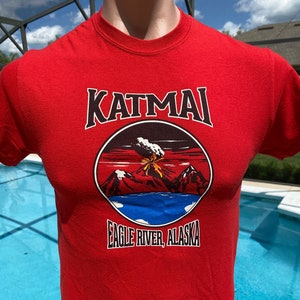 Vintage Katmai Eagle River Alaska Volcano Erupting Go BIG RED T Shirt Mens/Womens  XS/S