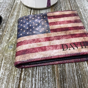Cartera de EE. UU., regalo de Navidad para hombre, cartera grabada, cartera de aniversario para él, regalo con la bandera de EE. UU., regalo para papá, regalo de graduación.