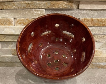 Berry Bowl in rusty red