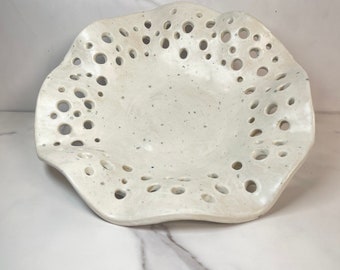 Ruffled Rimmed Bowl in Cream