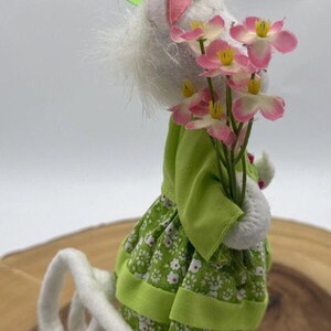 Vintage Annalee Spring Girl Mouse White Doll Green Dress Flowers & Bows 7 image 11