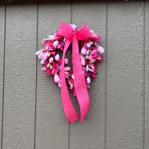 Valentine’s Wreath, Gift for Her, Valentines Wreath for Front Door, Heart Shaped Valentines Wreath, Red Tulip Wreath, Floral Heart Wreath