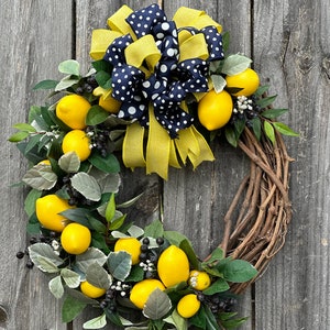 Lemon Blueberry Wreath for Spring, Gift for Her Wreath, Lemon Wreath with Blueberries, Lemon Yellow Wreath for Front Door, Bright Sunny Deco