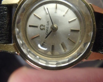 4275 Original vintage small Omega wrist watch for ladies, circa 1965, caliber Omega 484